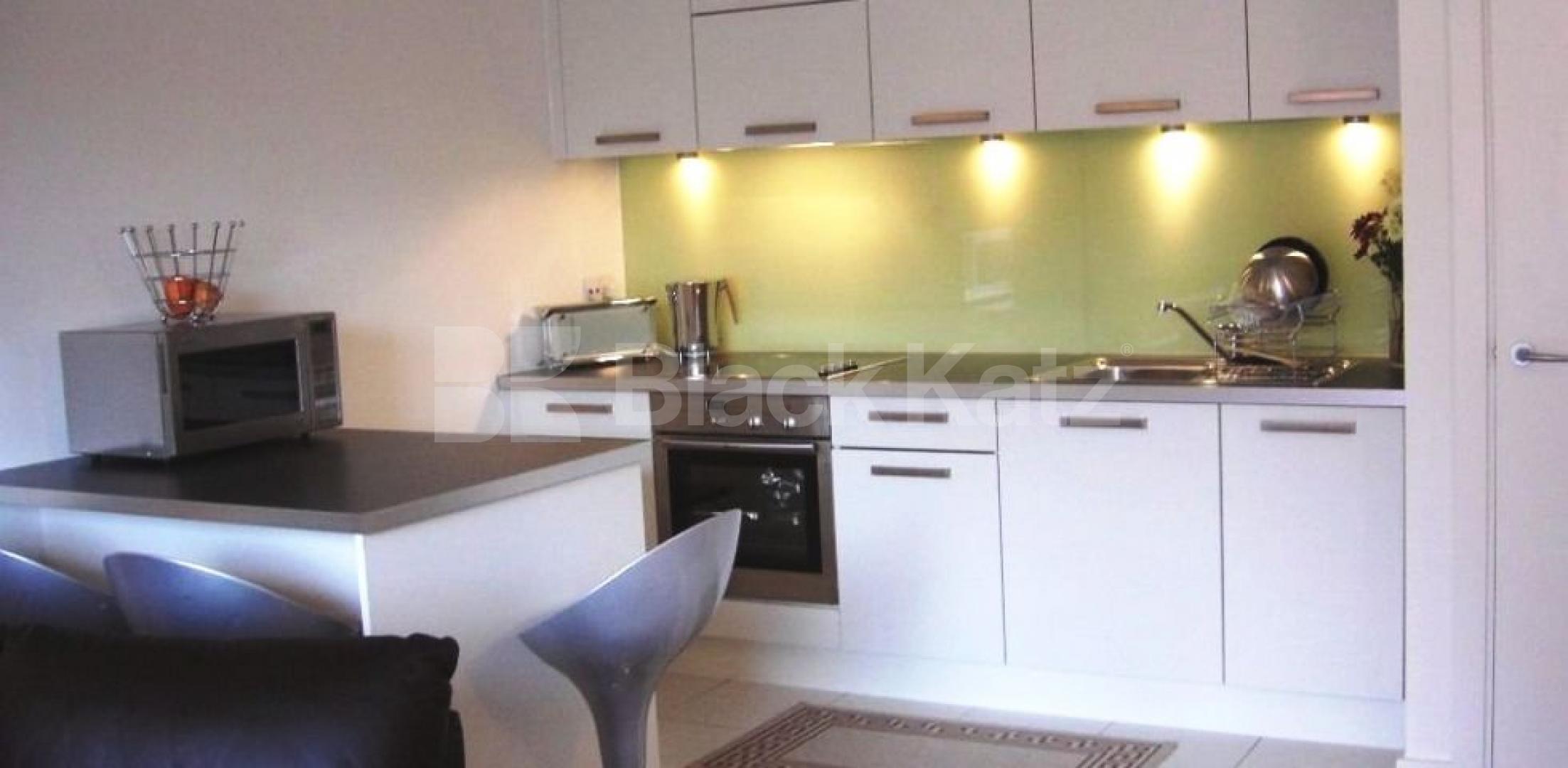 			2 Bedroom, 1 bath, 1 reception Apartment			 OneSE8. Deal's Gateway, Deptford/Greenwich